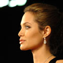 Angelina Jolie adopteert weesje